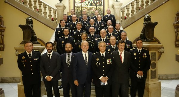 El alcalde preside la toma de posesión de la XIII promoción de la Policía Local de Málaga