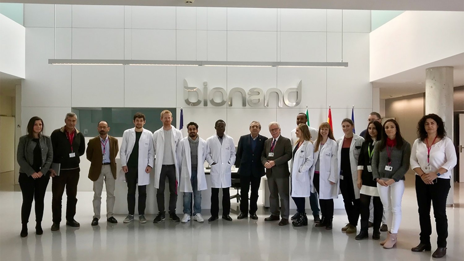 Ocho investigadores internacionales realizan su tesis en el centro 'BIONAND'