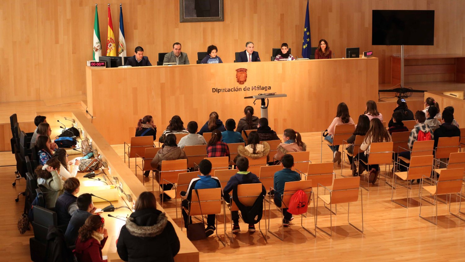 Medio centenar de alumnos de Pizarra participan en el pleno infantil de Diputación