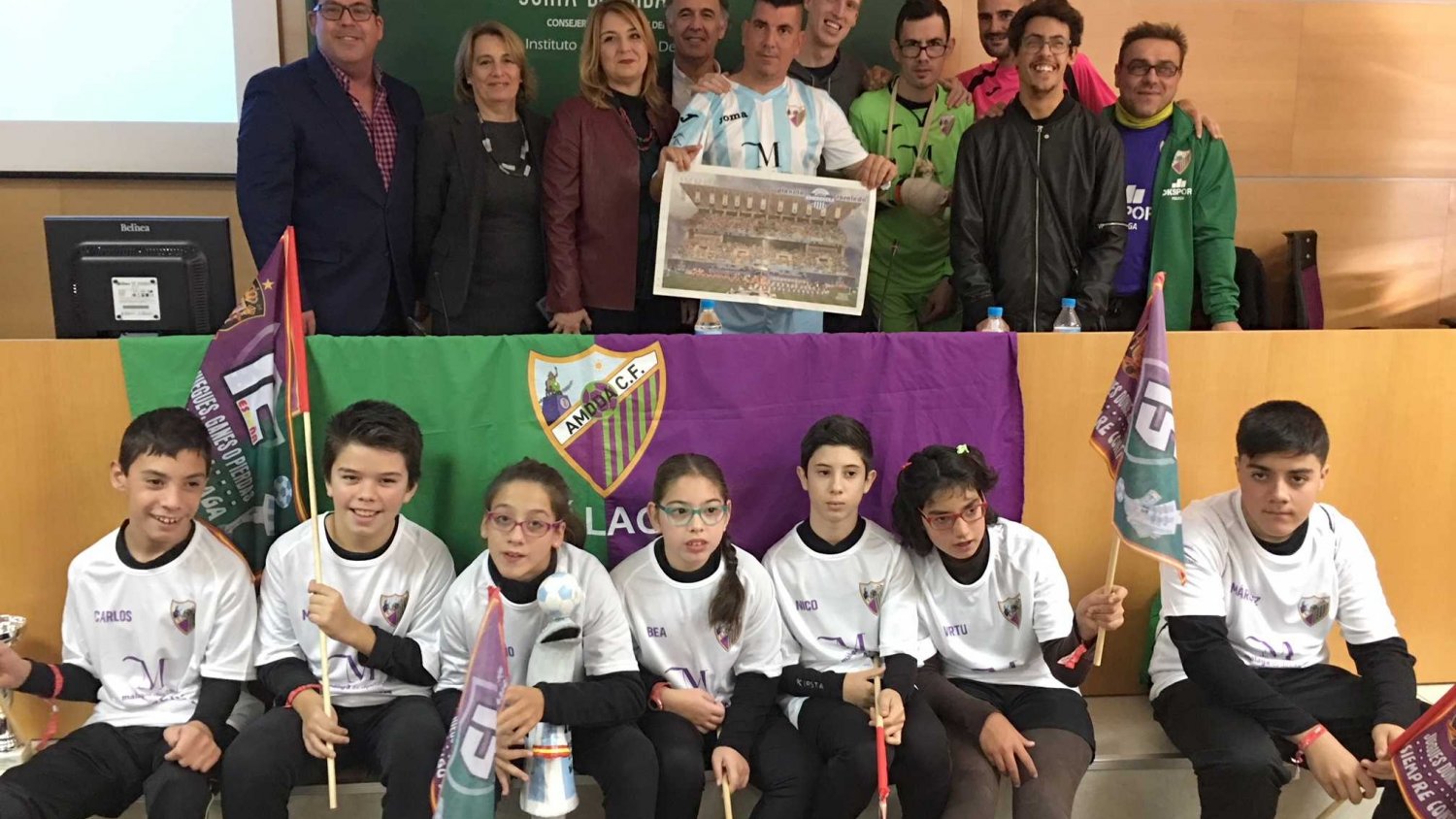 El equipo de la Asociación Malagueña por la Diversidad y el Deporte Adaptado presenta su nueva piel