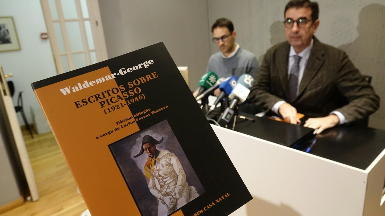 Un libro recopila artículos y monografías sobre la figura de Picasso