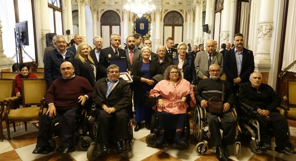 La Agrupación de Desarrollo Málaga Accesible reconoce la labor de la Policía Local de Málaga a favor de las personas con discapacidad