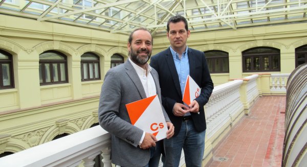 Ciudadanos pide un servicio para asesorar a vecinos afectados por la okupación en Málaga