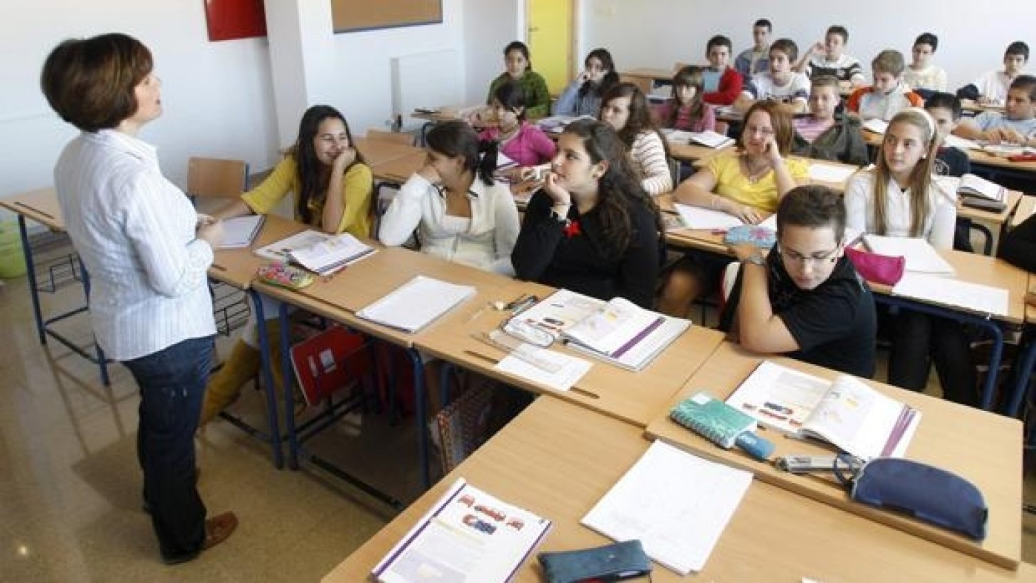 Los periodistas vetados reclaman sus derechos en educación