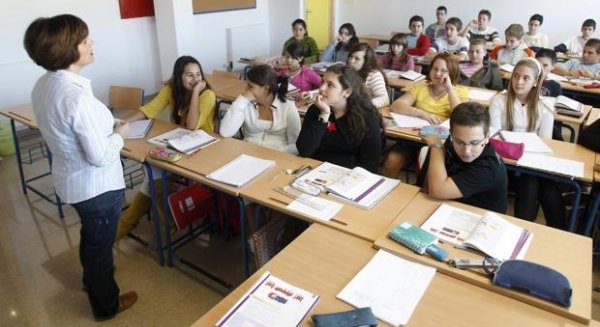 Los periodistas vetados reclaman sus derechos en educación