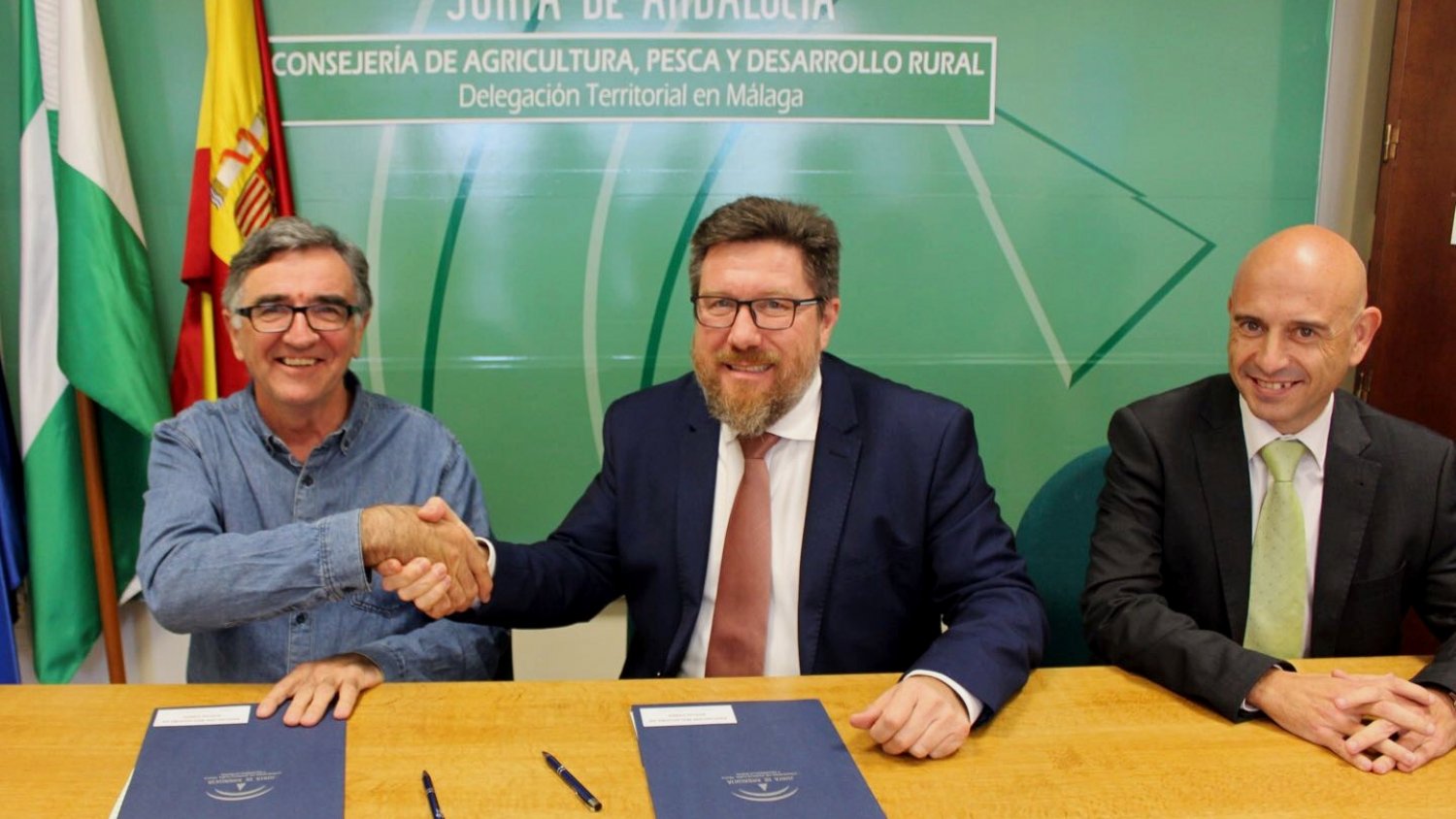 La Junta y la Asociación Malagueña de Apicultores acuerdan promover y comercializar la marca de calidad ‘Miel de Málaga’