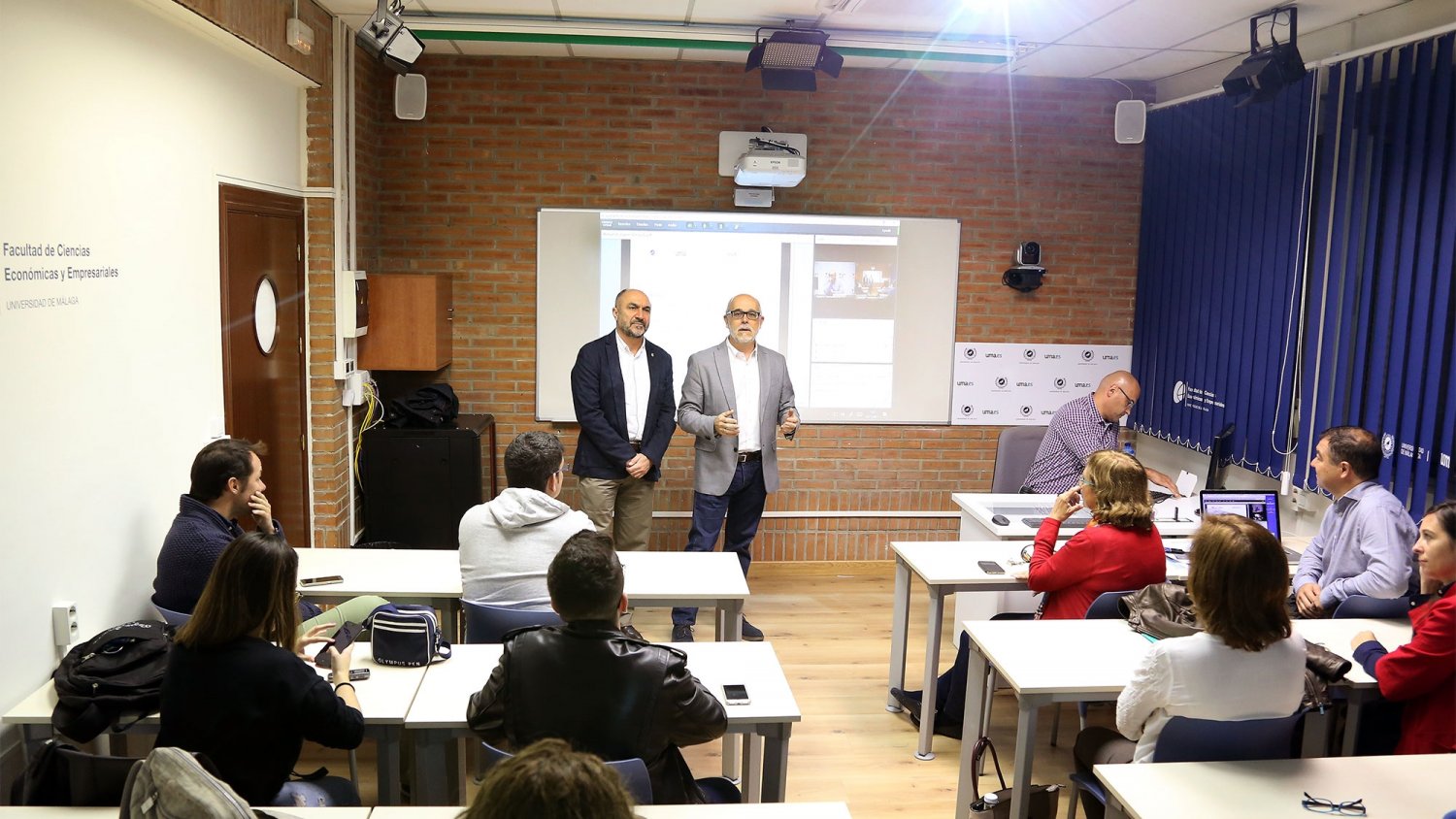 El campus El Ejido inaugura una nueva aula de docencia avanzada