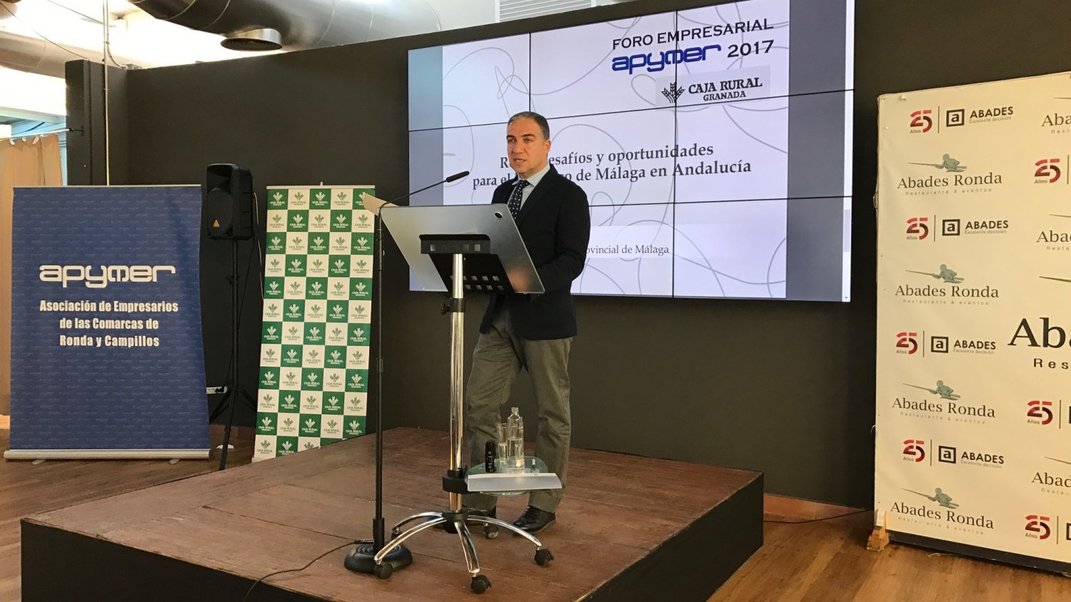 La mejora de la conexión por carretera y la promoción cultural, retos de Ronda para Bendodo