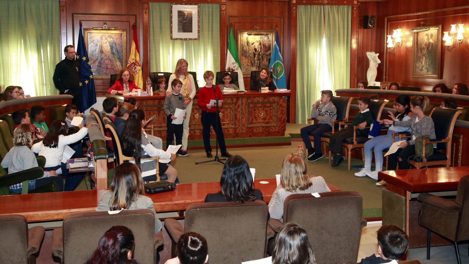 Más de 30 centros educativos participan en el Consejo Municipal de la Infancia y Adolescencia