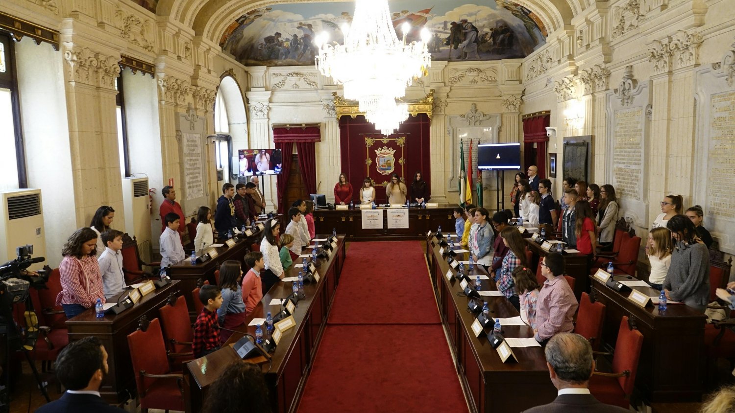 Las niñas y niños malagueños recuerdan en el Pleno Infantil la importancia de una alimentación saludable