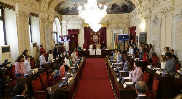 Las niñas y niños malagueños recuerdan en el Pleno Infantil la importancia de una alimentación saludable