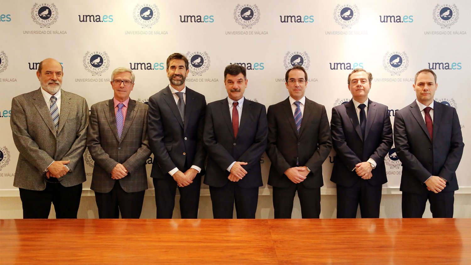 La UMA refuerza su relación con Indra para impulsar el Máster en Informática