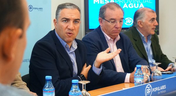 Bendodo reivindica los objetivos tras la formación de la Mesa del Agua