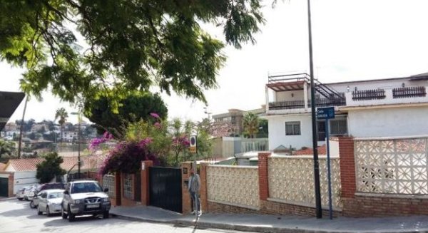 Detienen el suministro de agua en Miraflores del Palo por el vertido masivo de detergente