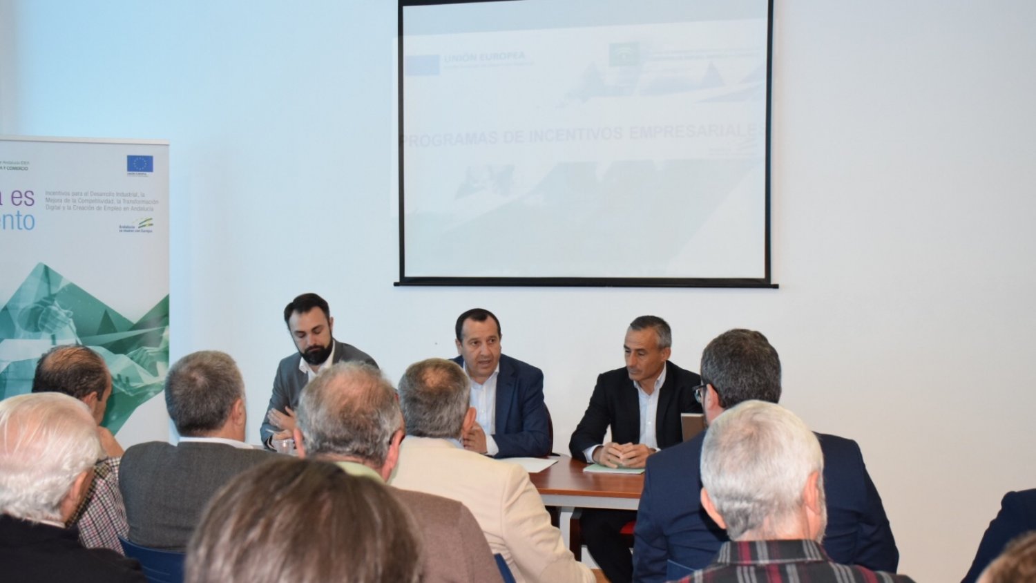 La Junta ofrece a los empresarios de Antequera incentivos para el impulso de la economía