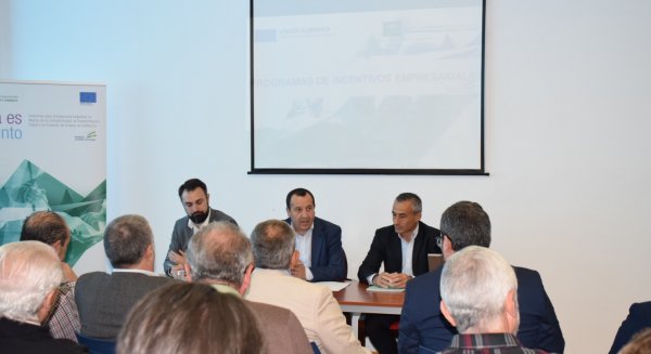 La Junta ofrece a los empresarios de Antequera incentivos para el impulso de la economía