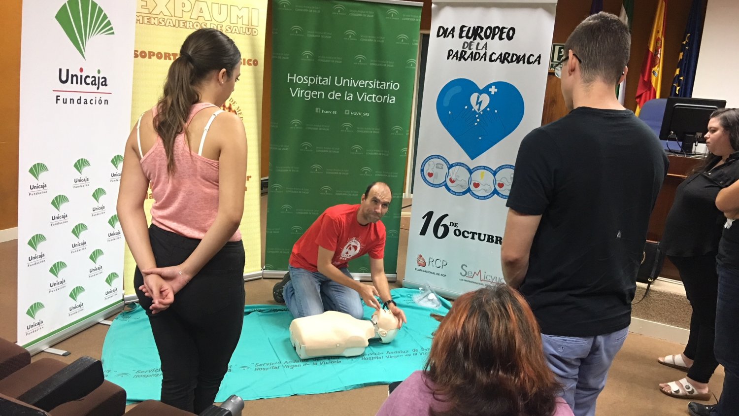 El Hospital Virgen de la Victoria de Málaga organiza talleres para salvar vidas