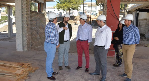 El alcalde de Rincón de la Victoria visita el proyecto ‘Salón de Celebraciones Cueva del Tesoro’