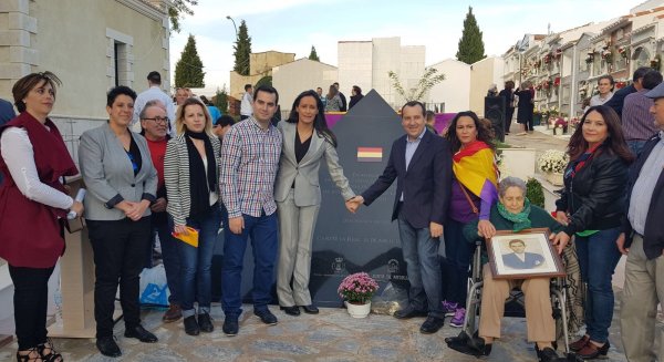 La Junta inaugura un monumento en memoria de las víctimas de la Guerra Civil