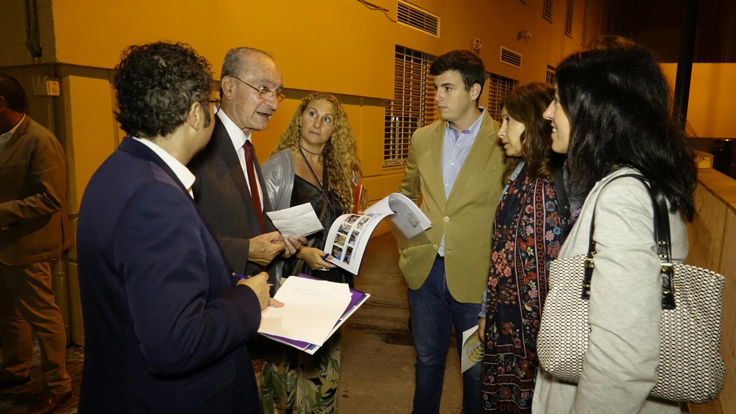 El Ayuntamiento mejora los entornos de las barriadas de San Rafael y la Goleta