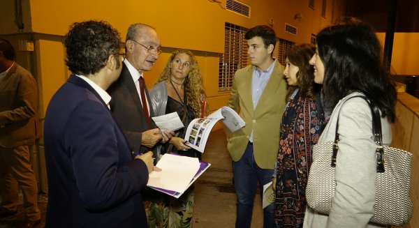 El Ayuntamiento mejora los entornos de las barriadas de San Rafael y la Goleta