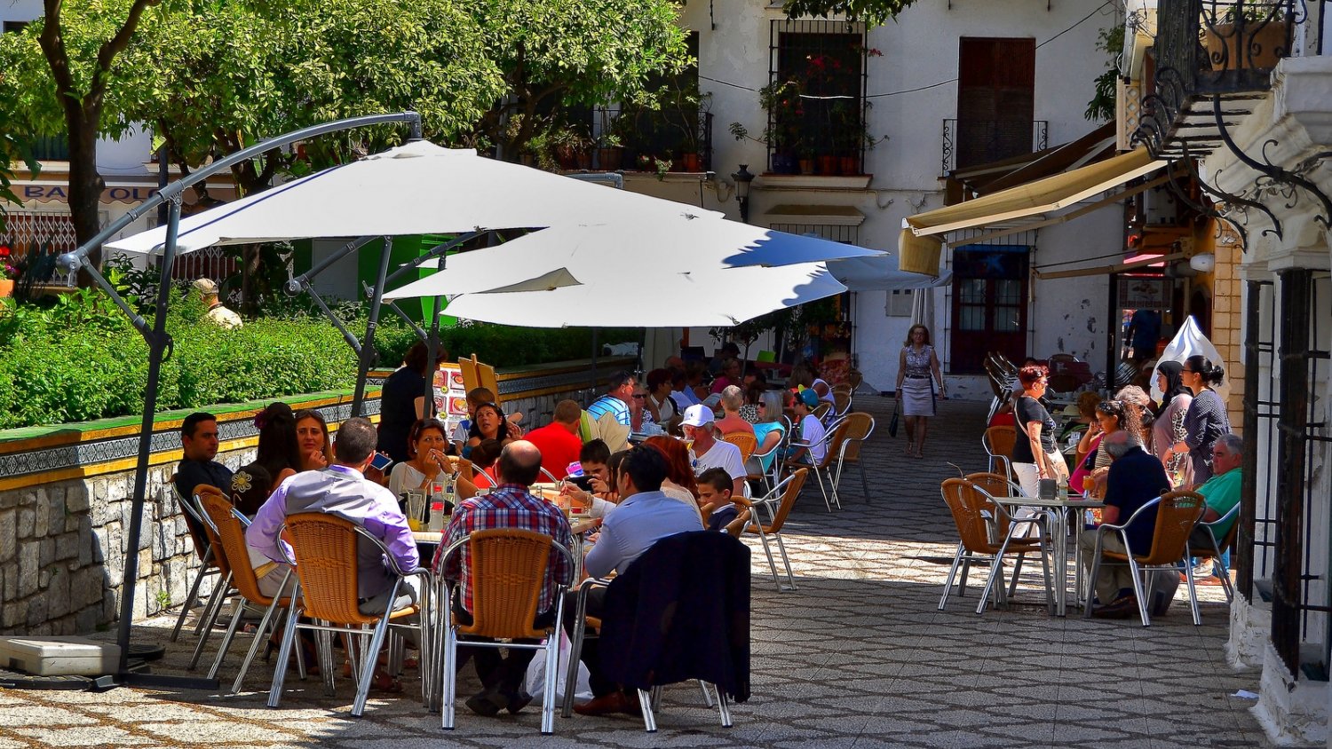 La concesión de licencias de comercios en Estepona continúa mejorando los resultados de los últimos cinco años