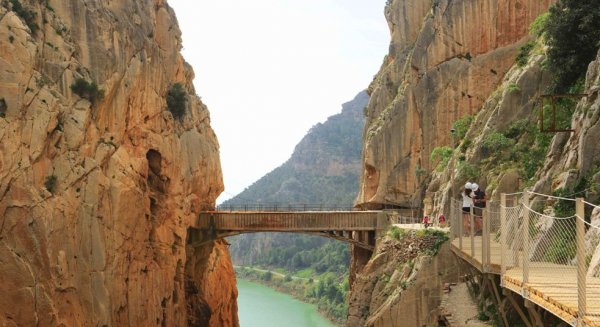 Caminito del Rey promueve una iniciativa solidaria en apoyo a las familias más desfavorecidas de Ardales y Álora
