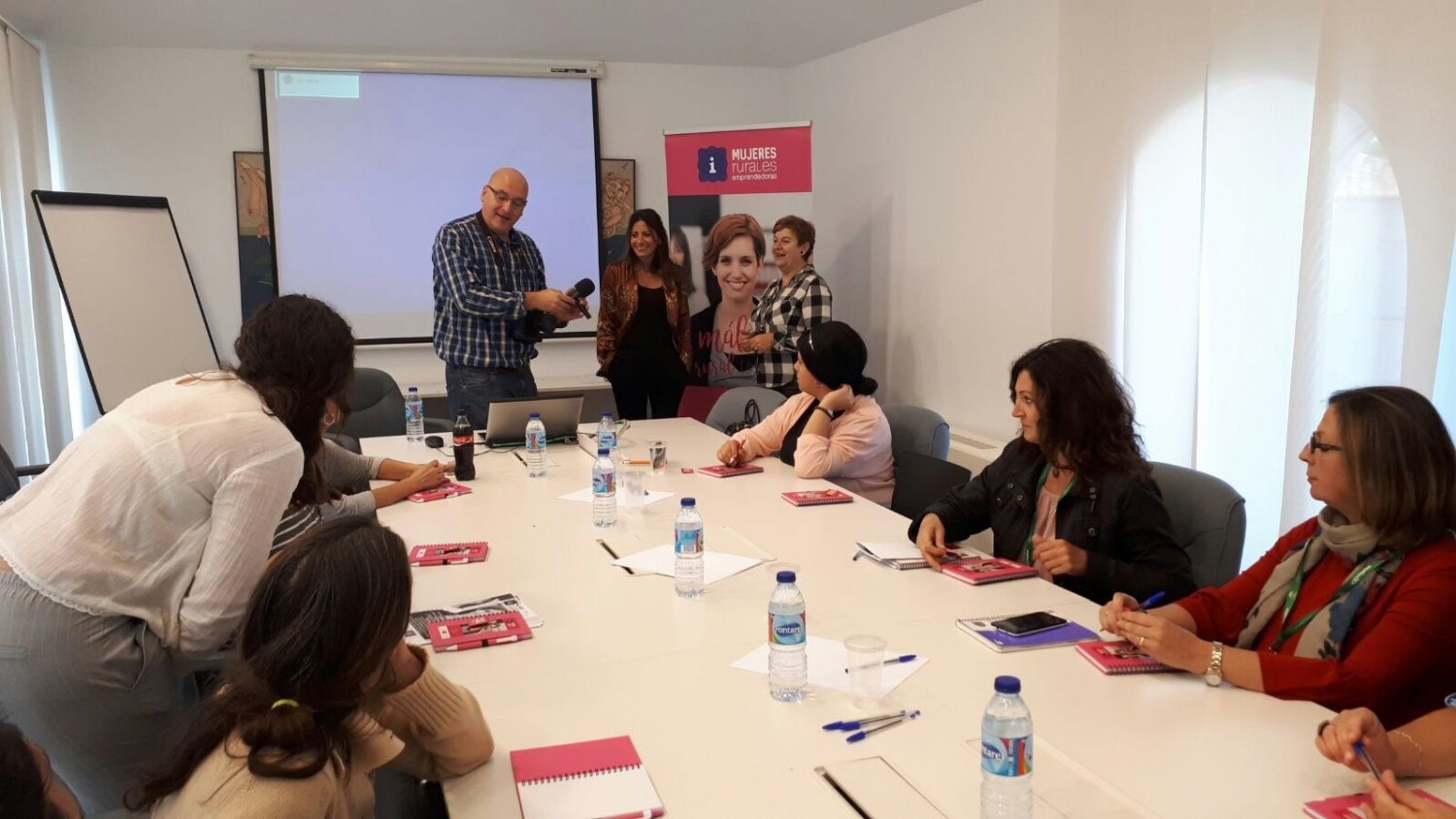 Más de 200 mujeres participan en los talleres de emprendimiento cooperativo de Diputación