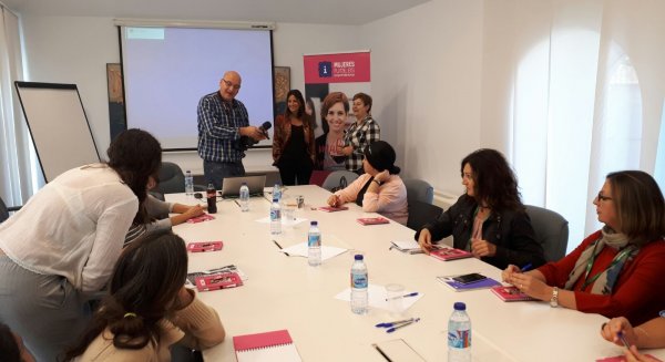 Más de 200 mujeres participan en los talleres de emprendimiento cooperativo de Diputación