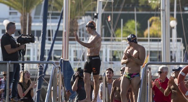 Christian Jongeneel, primer deportista en nadar sin neopreno de Tenerife a Gran Canaria