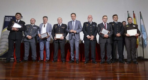 Torremolinos anuncia una ampliación de la plantilla de la Policía Local en su acto patronal