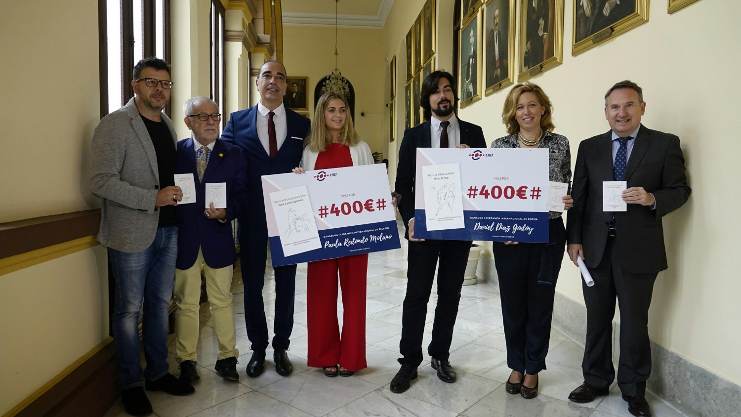 Paula Redondo y Daniel Díaz reciben el premio “Libros sobre Ruedas, Librerías en Marcha