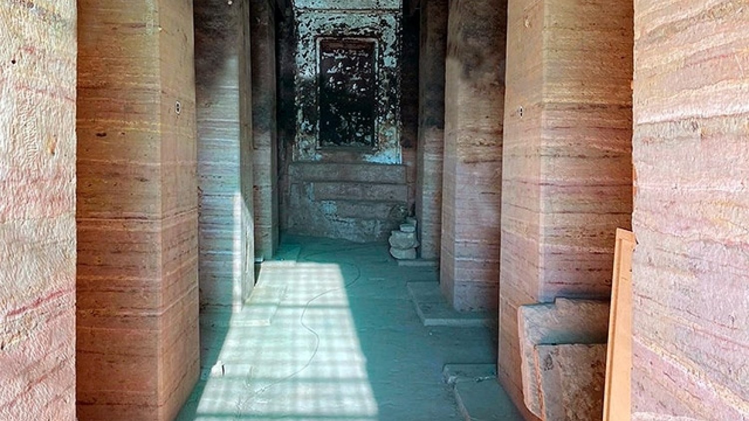 UMA.- Investigadores de la universidad descubren la tumba orientada al solsticio de invierno más antigua de Egipto