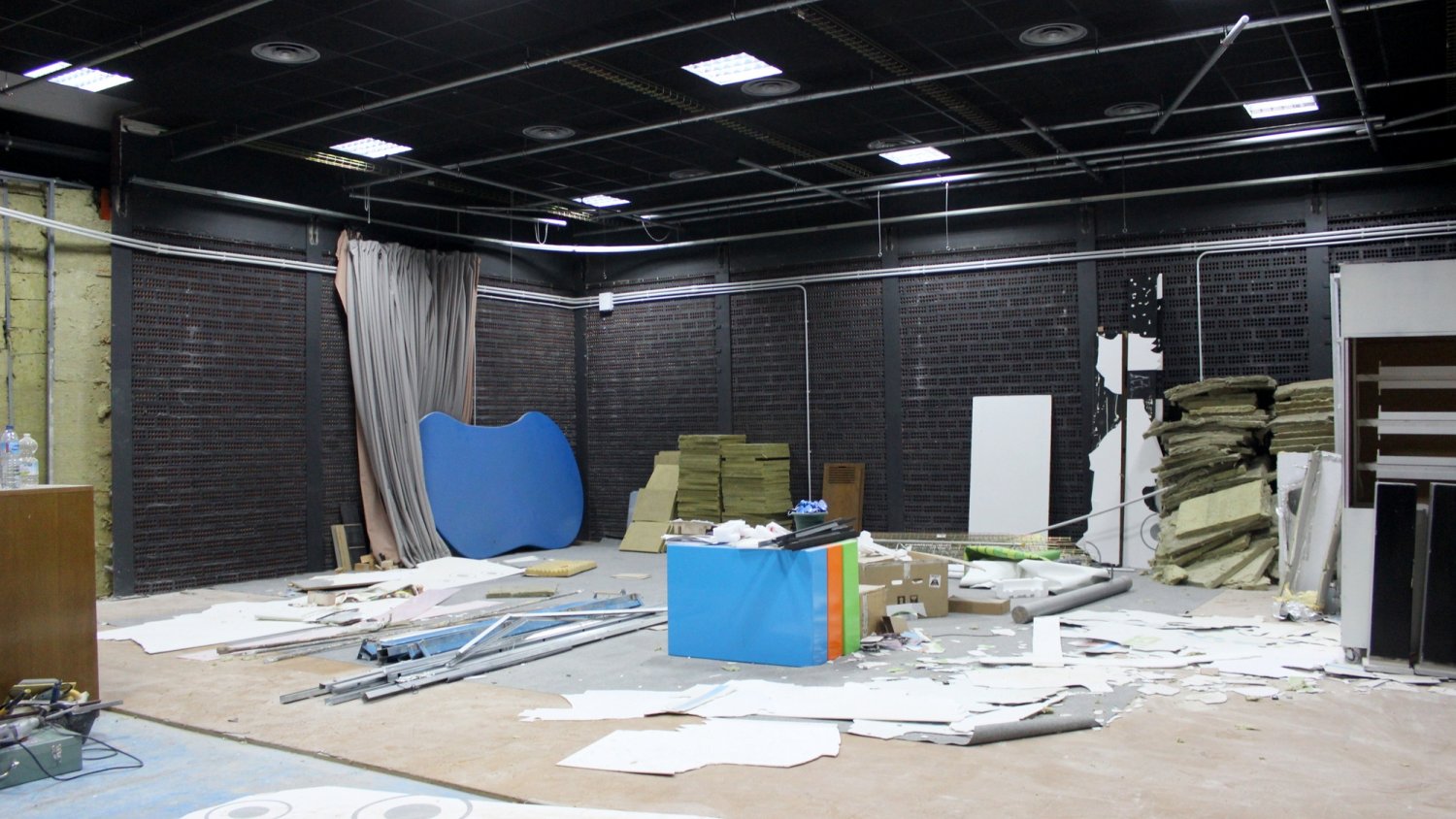 Comienzan las obras de remodelación de las nuevas instalaciones de la radio y televisión de Estepona