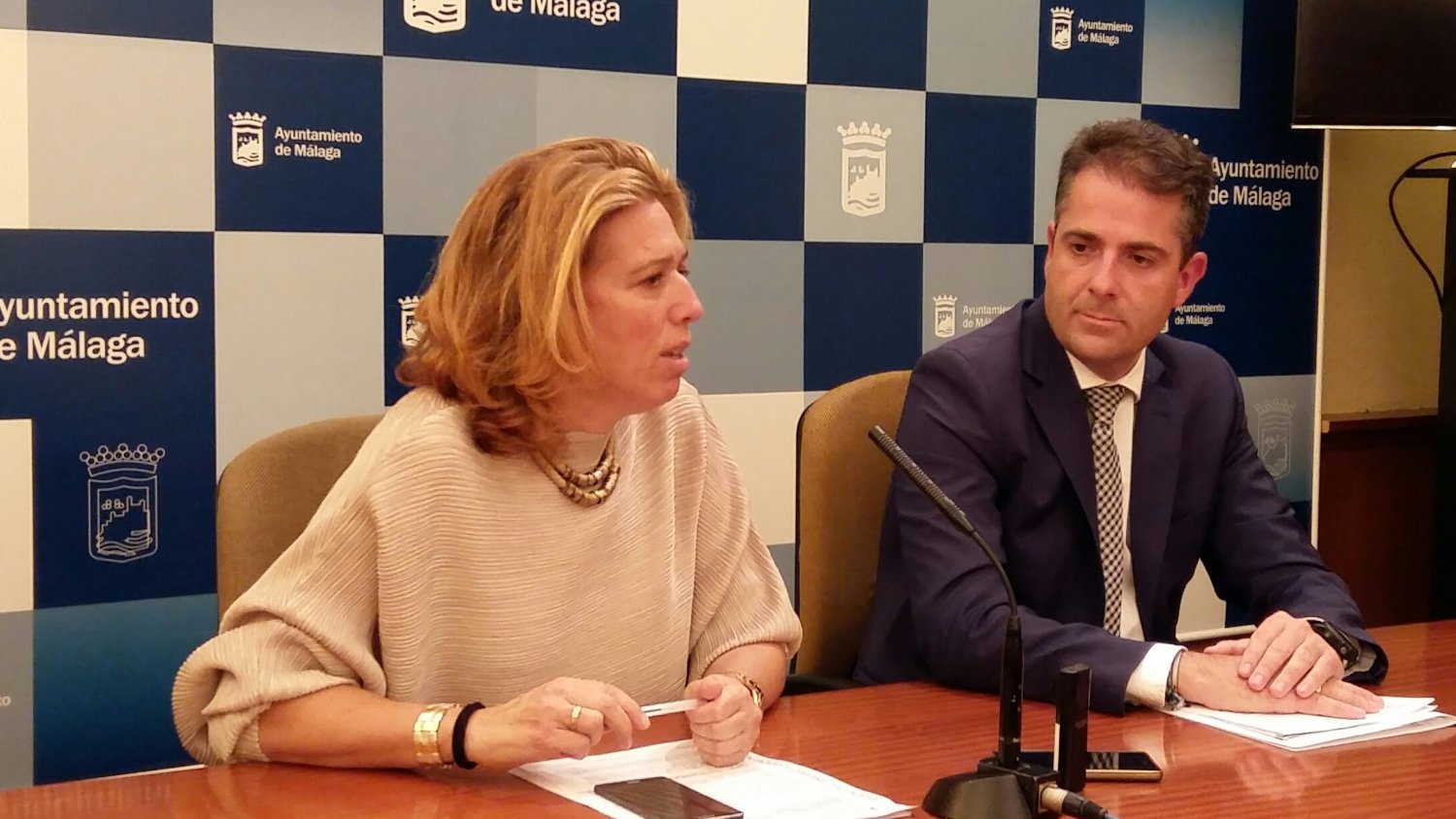 Málaga impulsa medidas innovadoras para controlar el tránsito de transporte pesado y promueve una movilidad inteligente