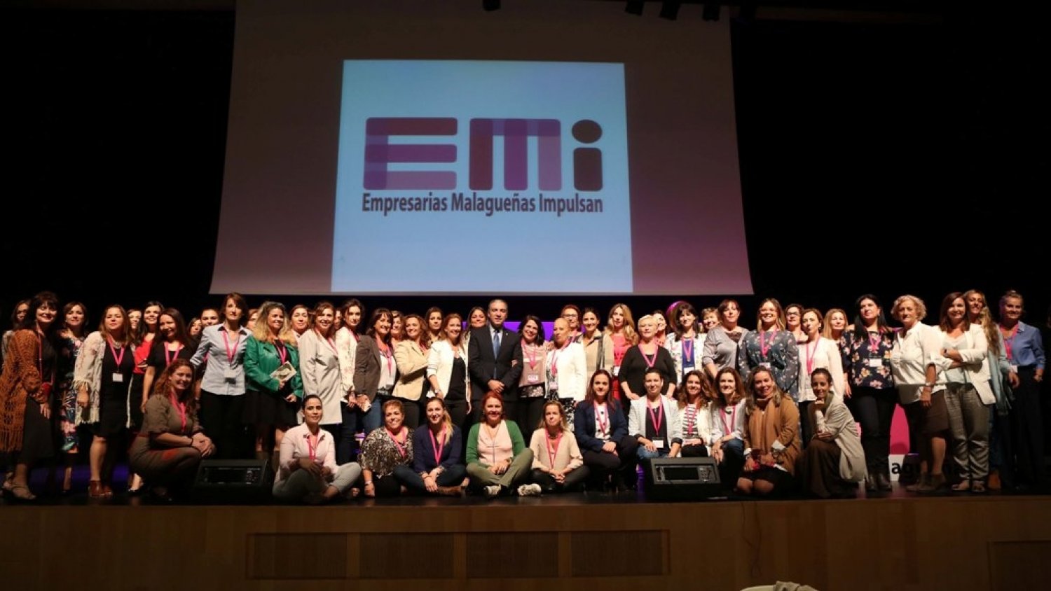 Bendodo invita a las mujeres empresarias malagueñas a aprovechar las oportunidades de emprendimiento en la provincia