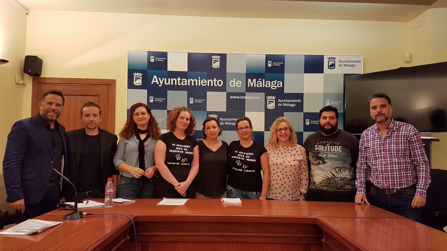 Málaga para la Gente presenta una iniciativa para que los alumnos sordos puedan contar con intérpretes en las aulas