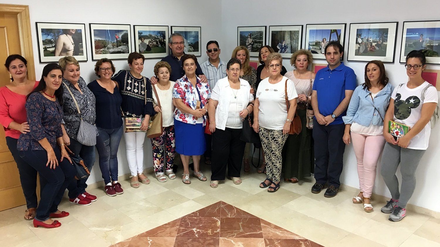 El Centro de Servicios Sociales Doctor Pedro de Rojas de Antequera acoge la exposición fotográfica 