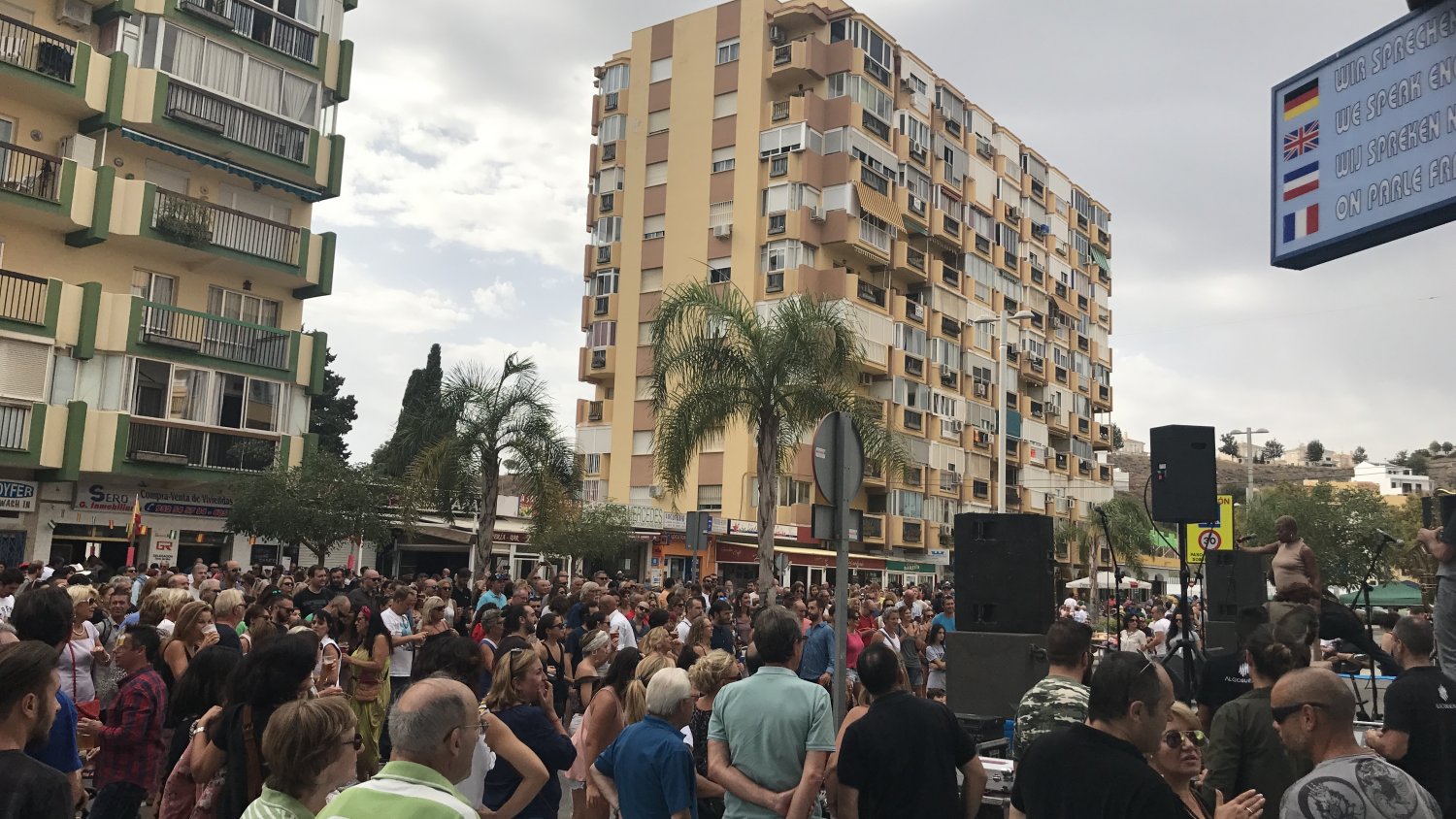 Torre del Mar rompe con la estacionalidad durante el puente del Pilar