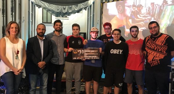El Ayuntamiento de Málaga premia a los ganadores de la primera liga presencial de videojuegos de españa