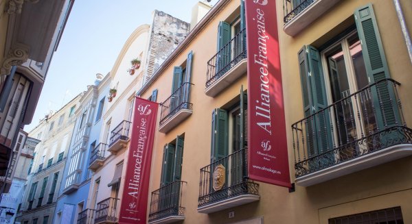 La Alianza Francesa de Málaga celebra medio siglo de idilio con la ciudad con una fiesta en el Buque Dixmude