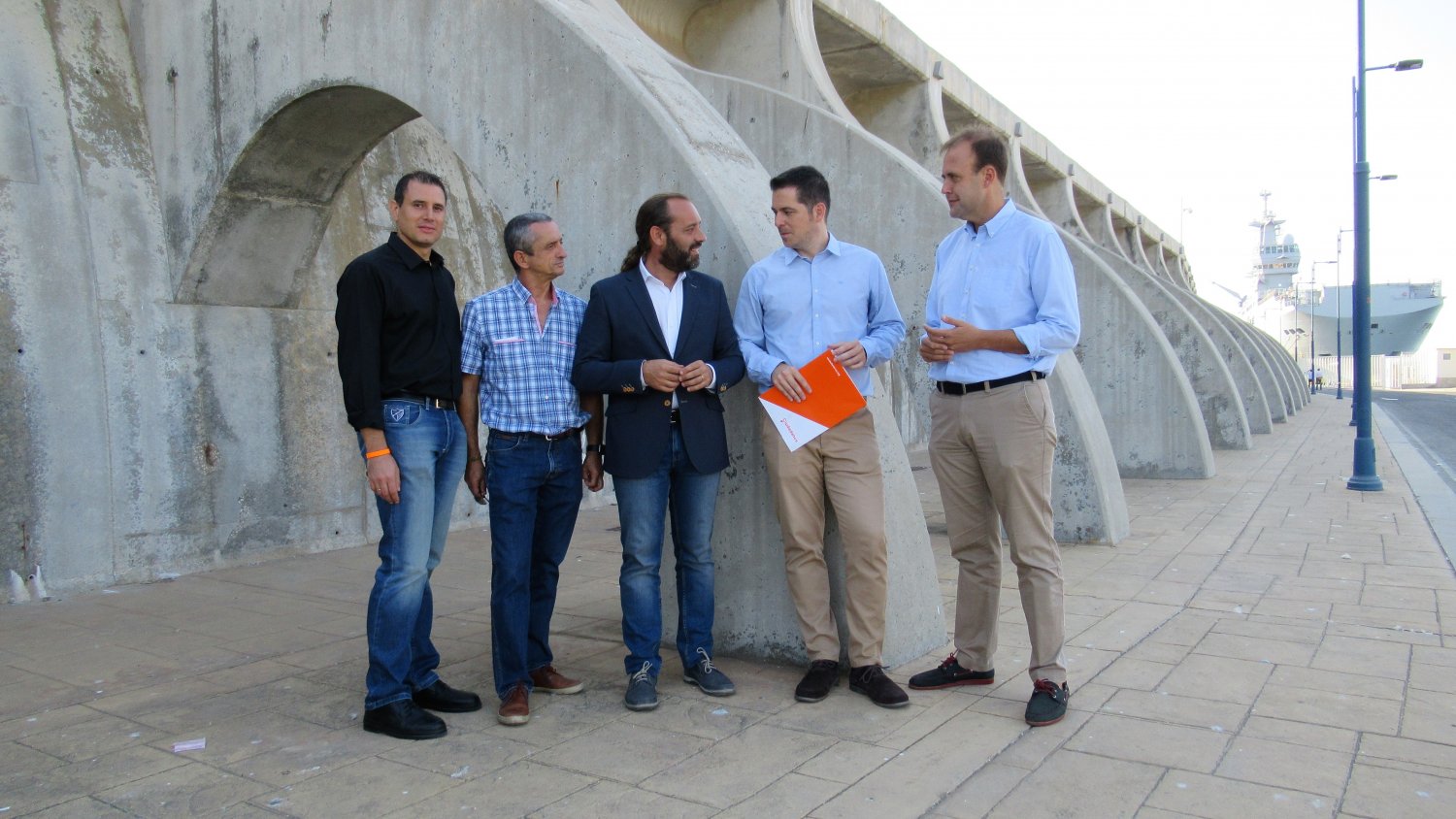 Ciudadanos pide a la Junta que escoja el trámite ambiental abreviado para el hotel del dique de Levante
