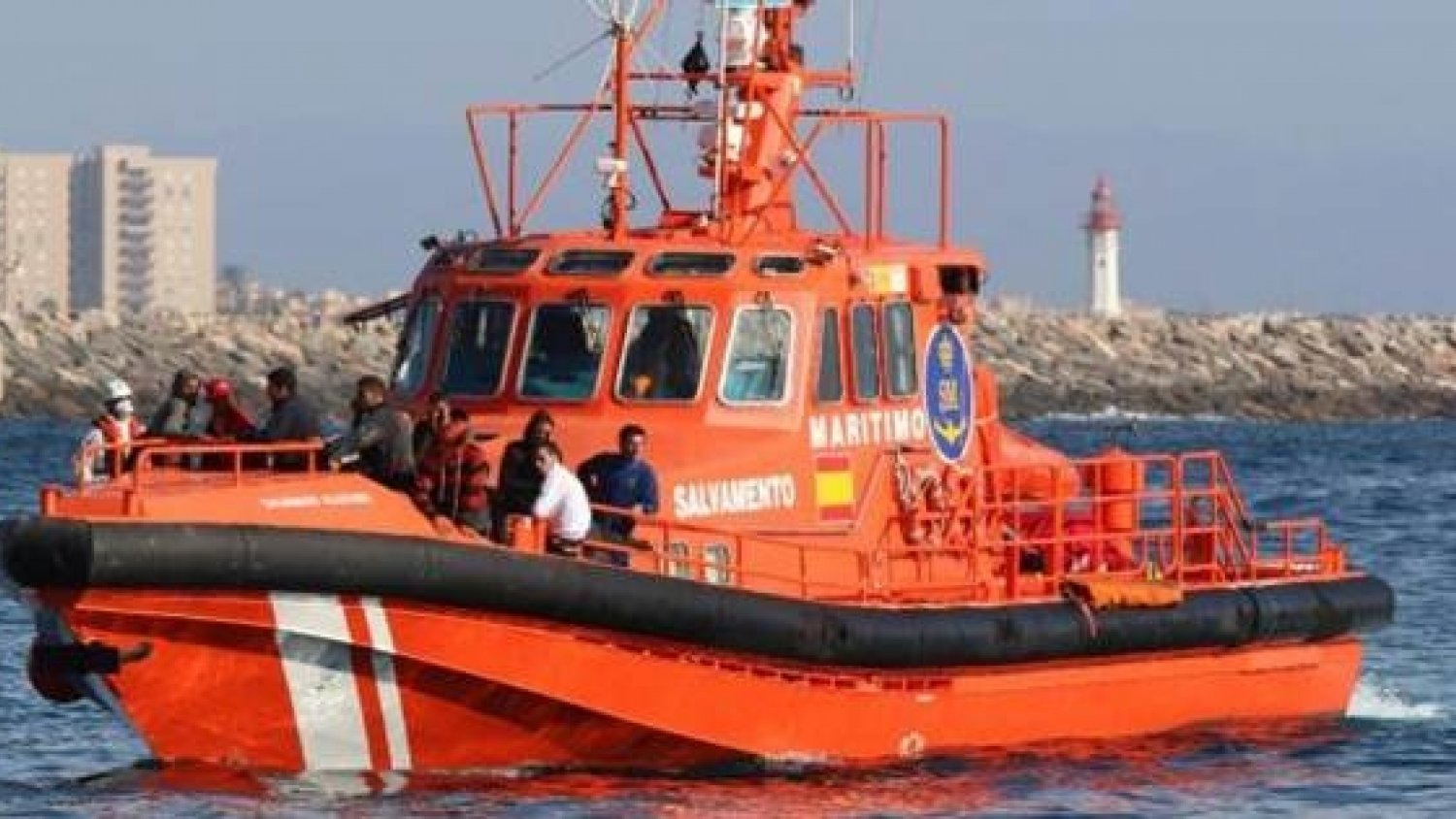 Rescatada una patera con 55 inmigrantes en el mar de Alborán
