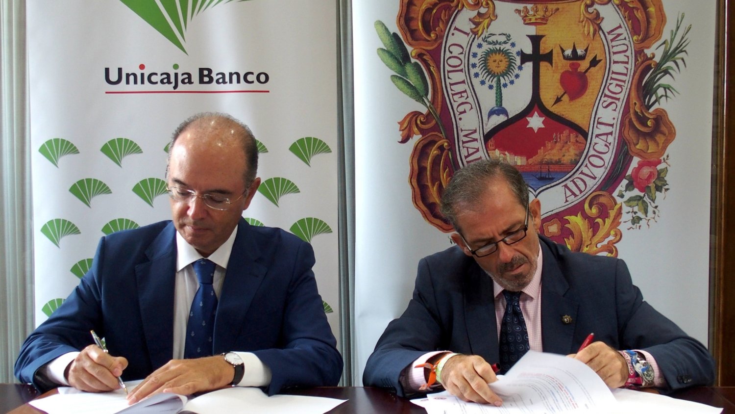 Unicaja Banco renueva su compromiso con los más de 6.000 abogados colegiados de Málaga