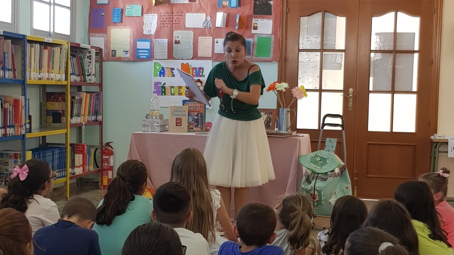La Biblioteca Cánovas fomenta la lectura infantil en la provincia con la actividad 'Poeta de Guardia'