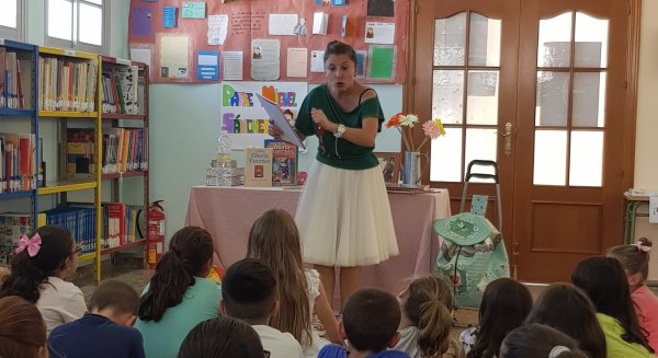 La Biblioteca Cánovas fomenta la lectura infantil en la provincia con la actividad 'Poeta de Guardia'