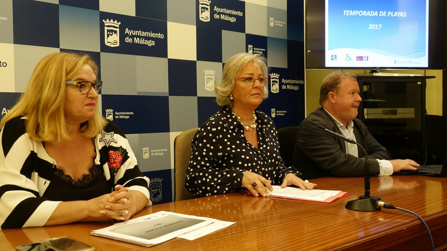 Málaga ha repartido cerca de 15.000 folletos y más de 8.000 pulseras en las campañas preventivas en playas
