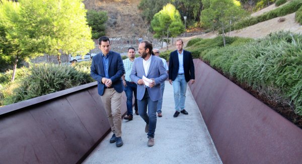 Cs destaca el valor añadido de la pasarela-mirador de la Alcazaba y pide señalización al acceso del Teatro Romano