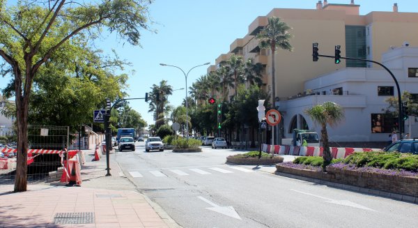 Estepona comienza las obras para la remodelación y mejora del tráfico en la avenida Juan Carlos I