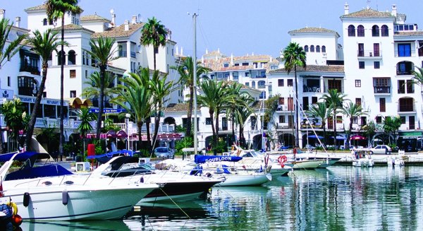 La Costa del Sol acoge una de las dos banderas azules otorgadas en España a empresas de embarcaciones de recreo